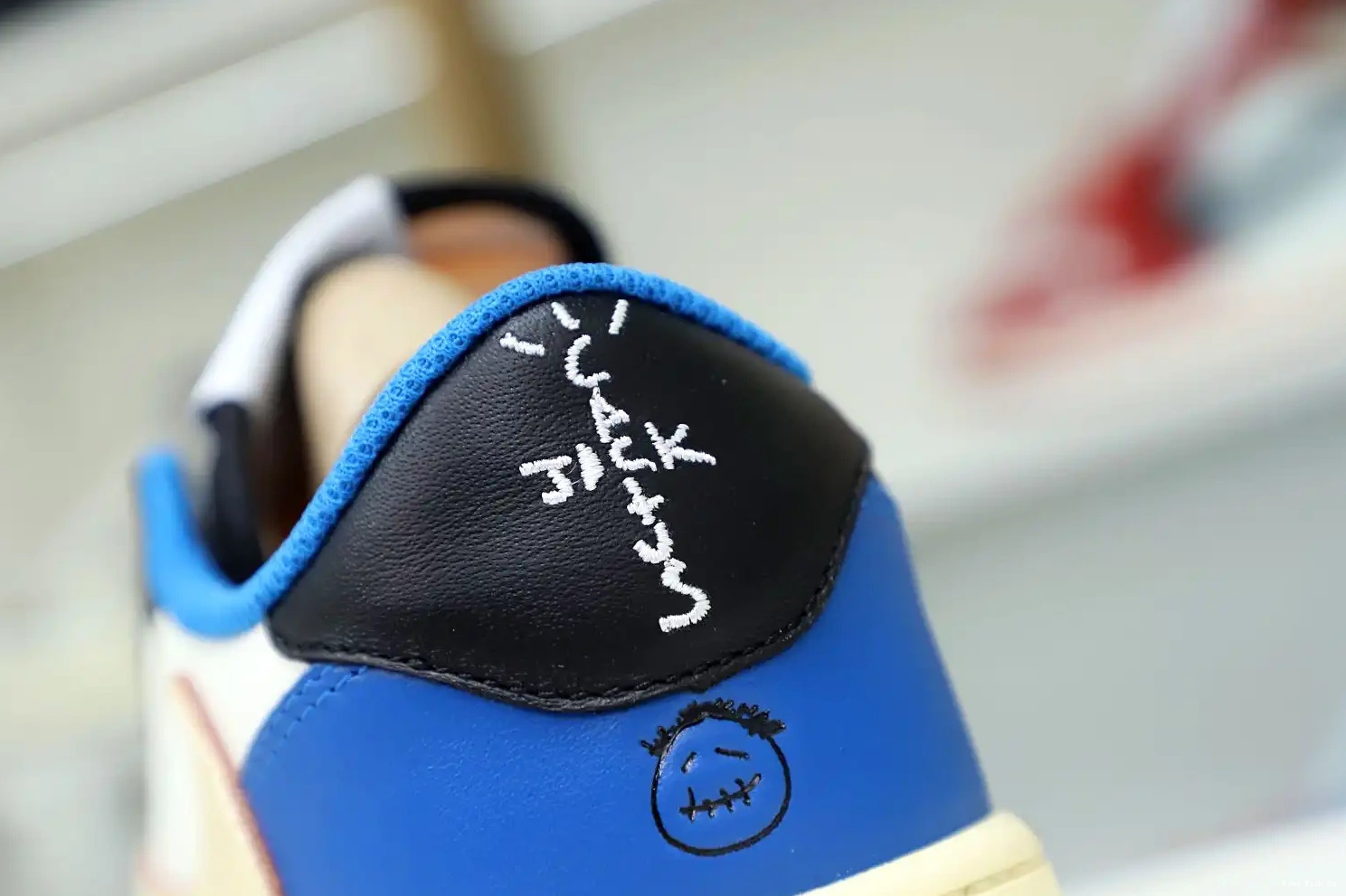 SCOTT 1 FRAGMENT DESIGN JORDAN X Kimikick AIR LOW X TRAVIS 0801